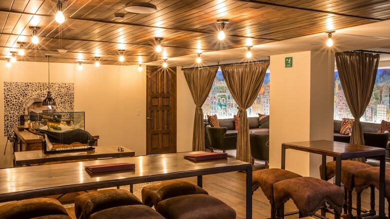 Azul Talavera Hotel
