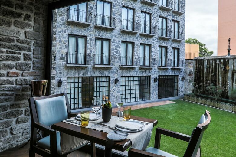 Azul Talavera Hotel