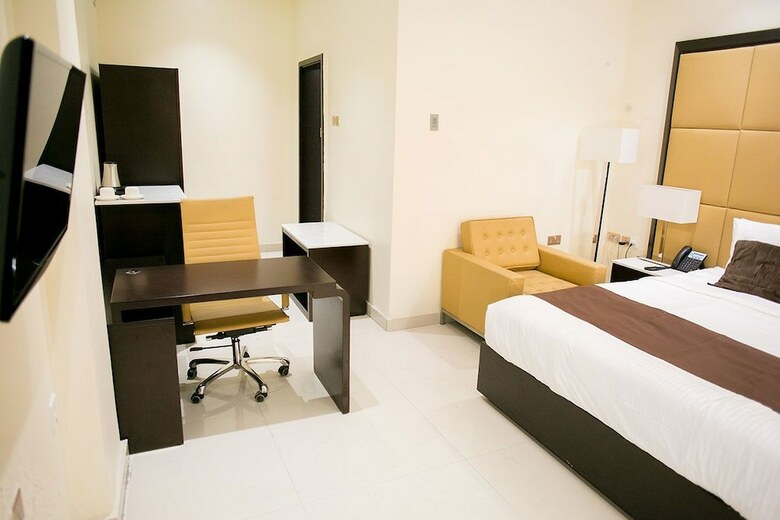 Echelon Heights Hotel