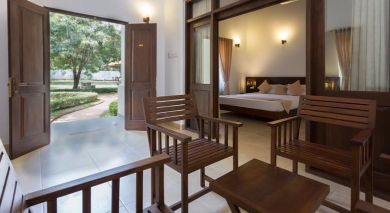 Chenra Hotel