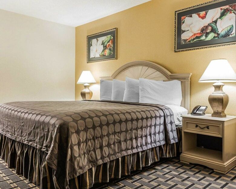 Motel Econo Lodge Coliseum