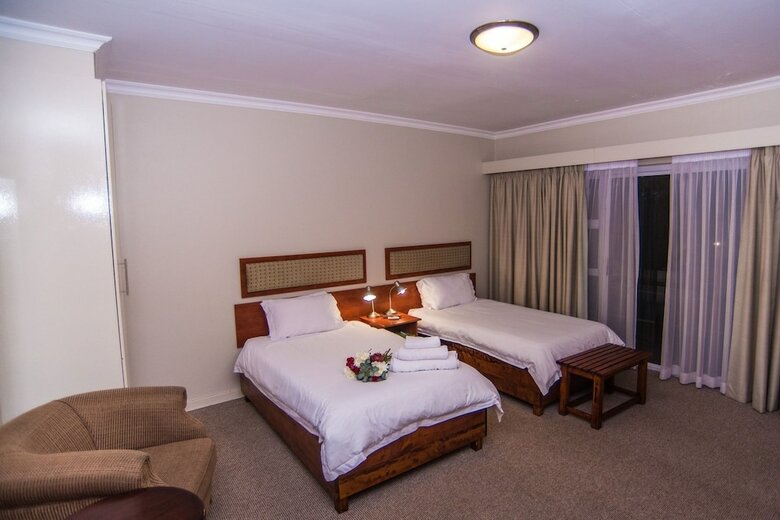 Hotel Adelante Lodge