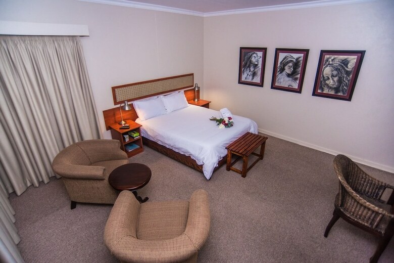 Hotel Adelante Lodge