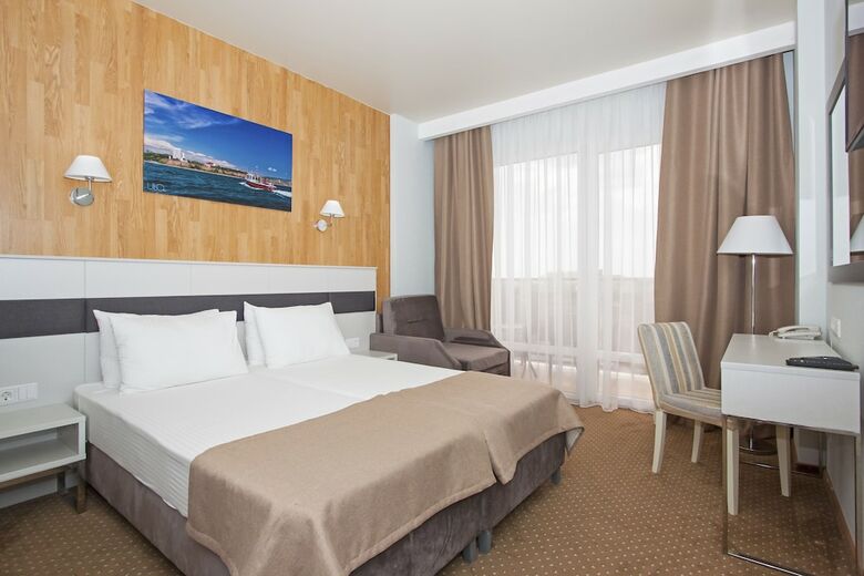 Hotel Sunmarinn Resort
