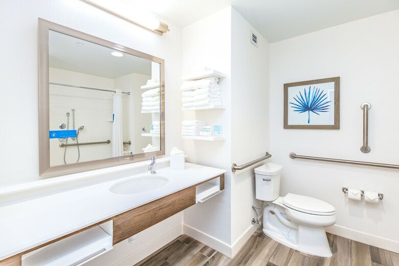 Hotel Hampton Inn & Suites Panama City Beach-beachfront