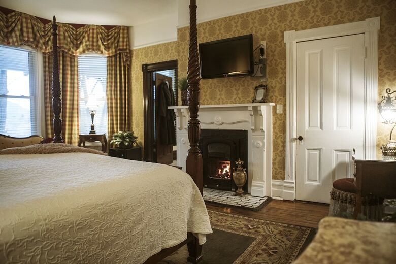Biltmore Village Inn Bed And Breakfast
