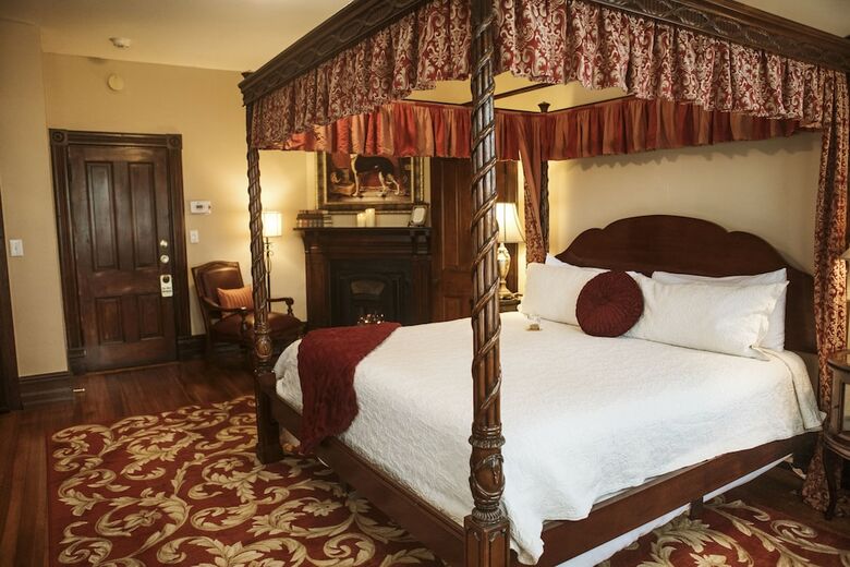 Biltmore Village Inn Bed And Breakfast