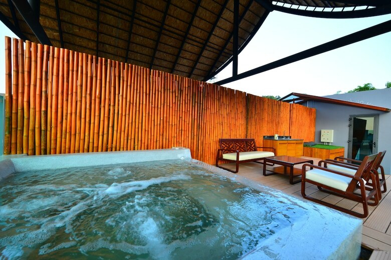 Bukit Pool Villas