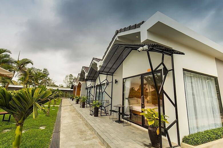 Hotel Sandy Clay Bungalows