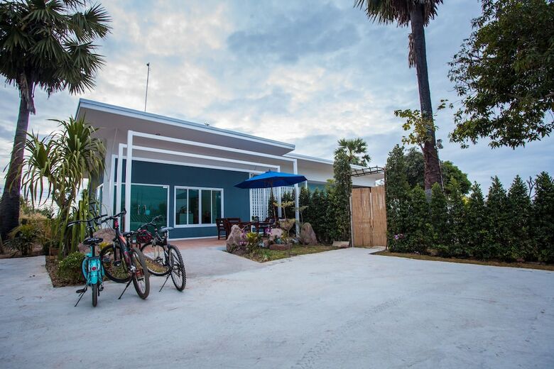 Hotel Bluemoon Riverside Resort
