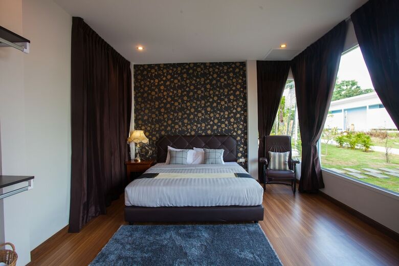 Hotel Bluemoon Riverside Resort