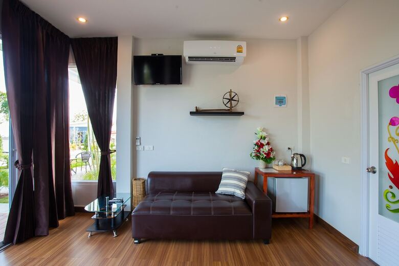 Hotel Bluemoon Riverside Resort