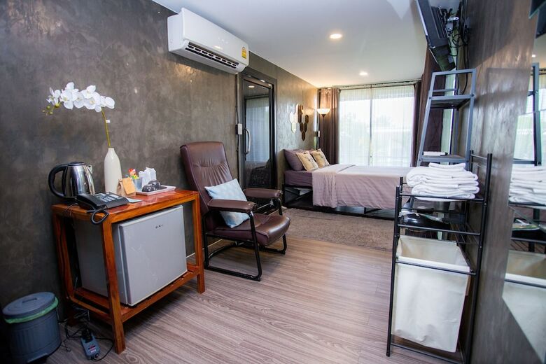 Hotel Bluemoon Riverside Resort