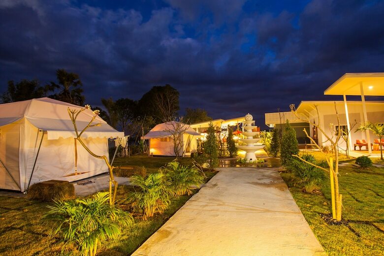 Hotel Bluemoon Riverside Resort