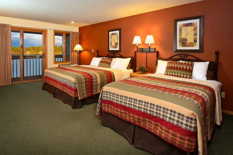 The Pointe Hotel And Suites