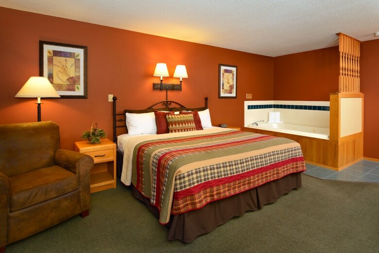 The Pointe Hotel And Suites