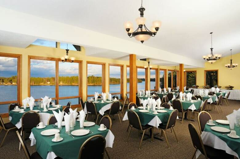 The Pointe Hotel And Suites