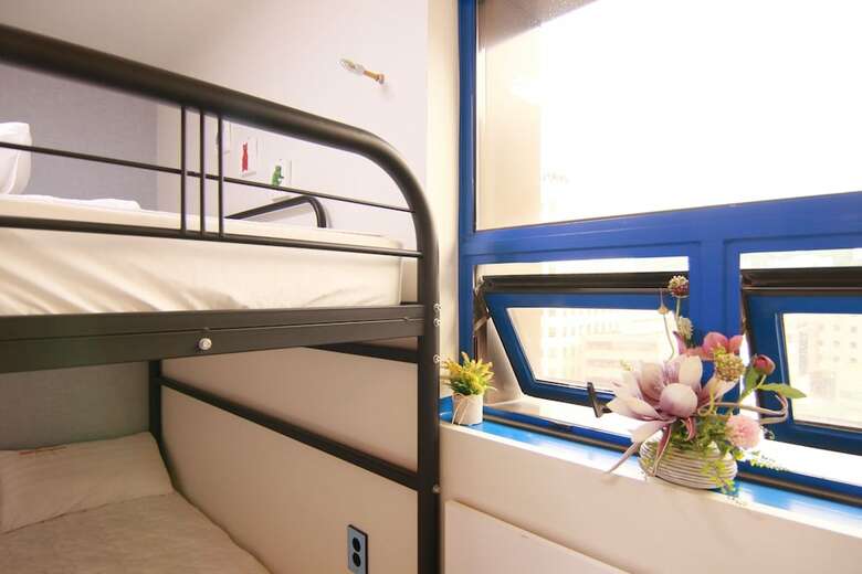 Hotel Road Myeongdong Guesthouse