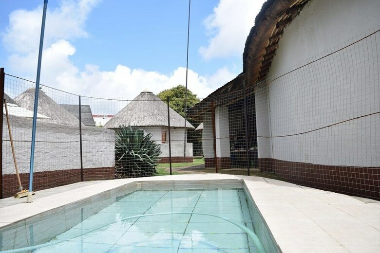 Hostal Sheris Lodge And Backpackers