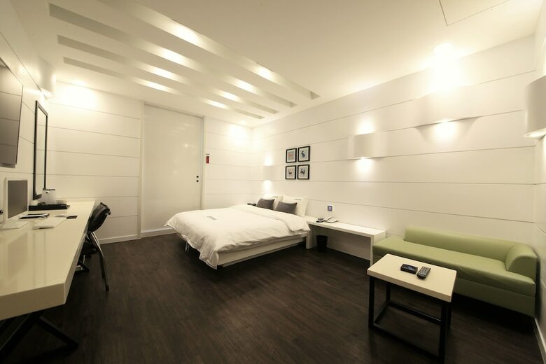 Premium Ava Hotel Sasang