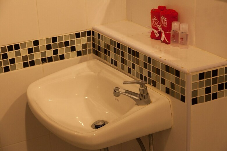 Hotel Zen Rooms Siripong Road