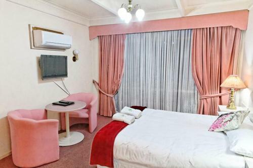 Plainsman Motel
