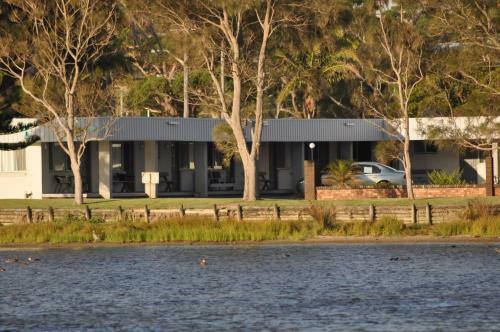 Edgewater Motel