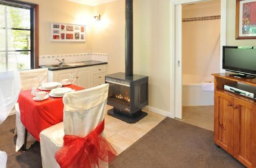 Holly Lodge
