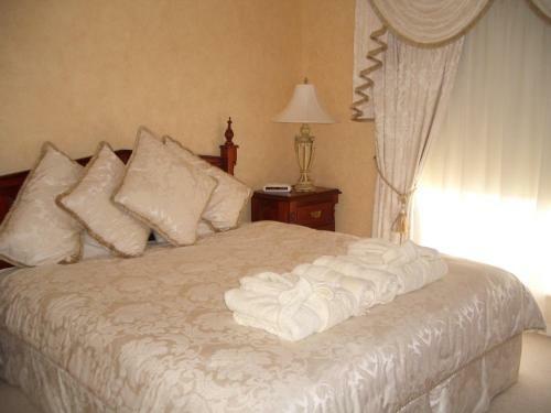 Bed & Breakfast Carolynnes Cottages