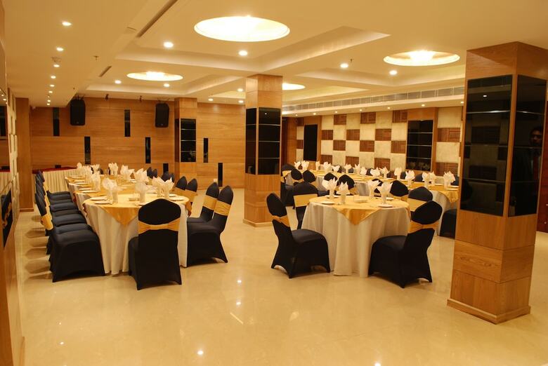 Glades Hotel