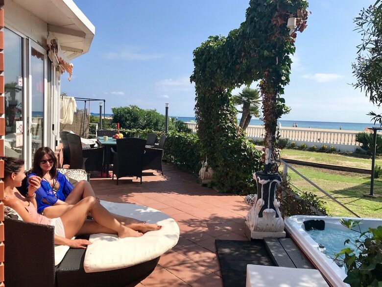 Villa Beach House Barcelona Jacuzzi & Beach Access