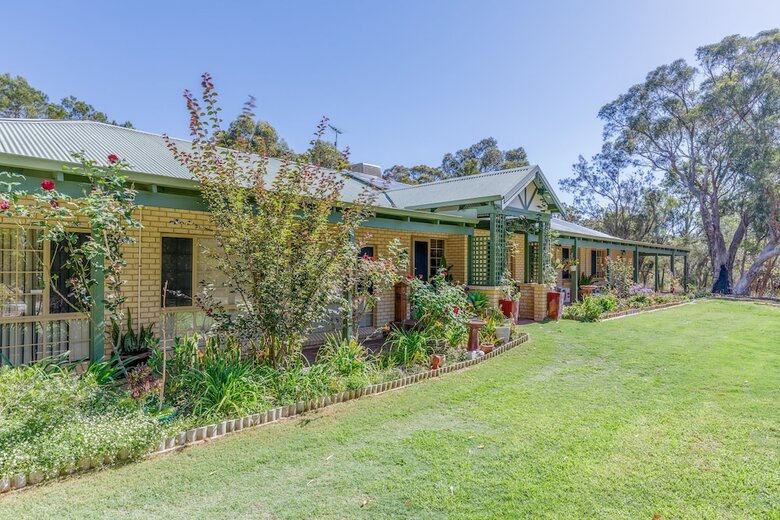 Devonleigh Bed & Breakfast