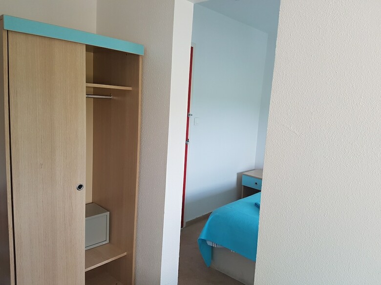Hotel H�tel Holiday