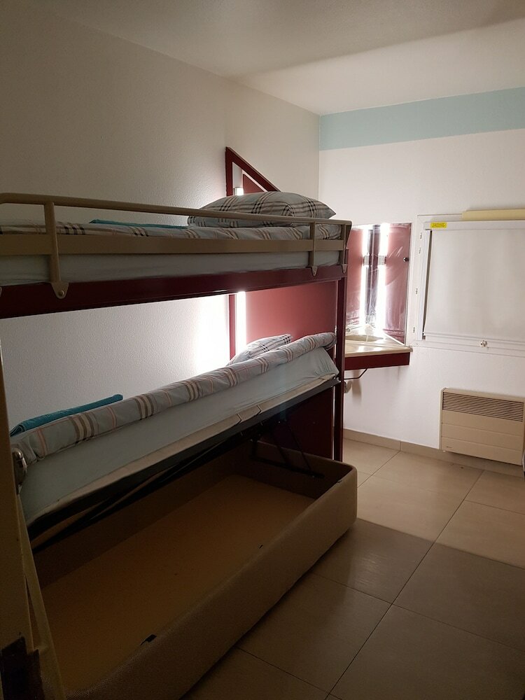 Hotel H�tel Holiday