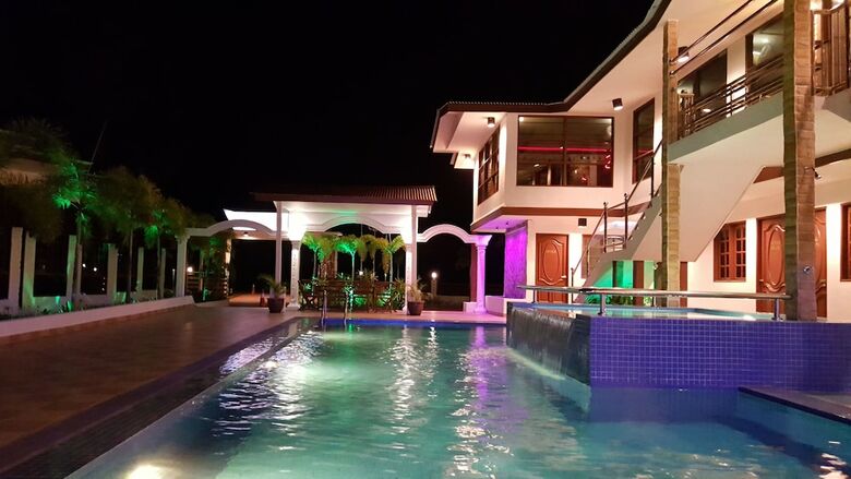 Hotel Al-safina Kijal Beach Resort