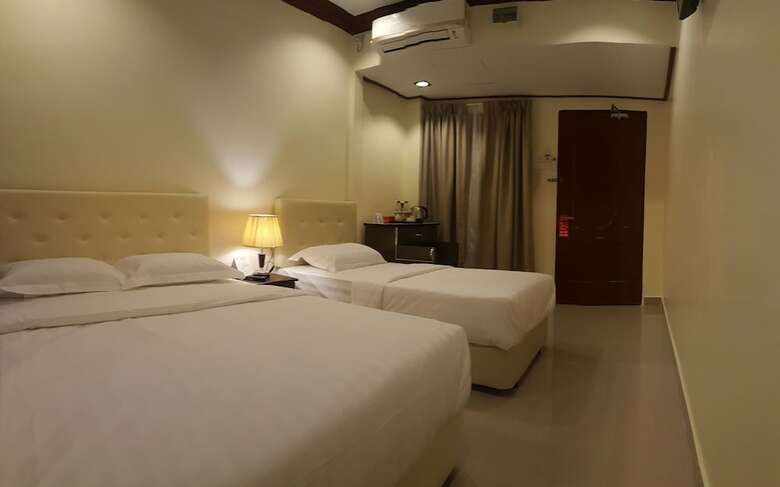 Hotel Al-safina Kijal Beach Resort