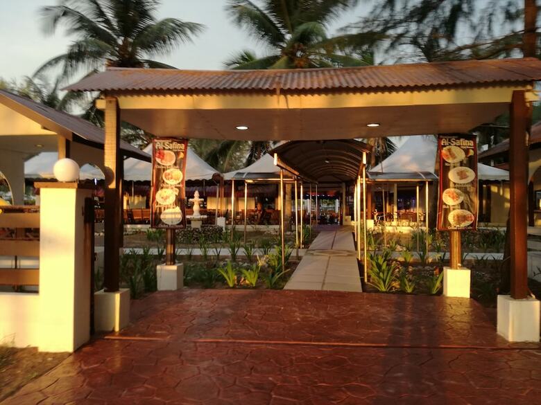 Hotel Al-safina Kijal Beach Resort
