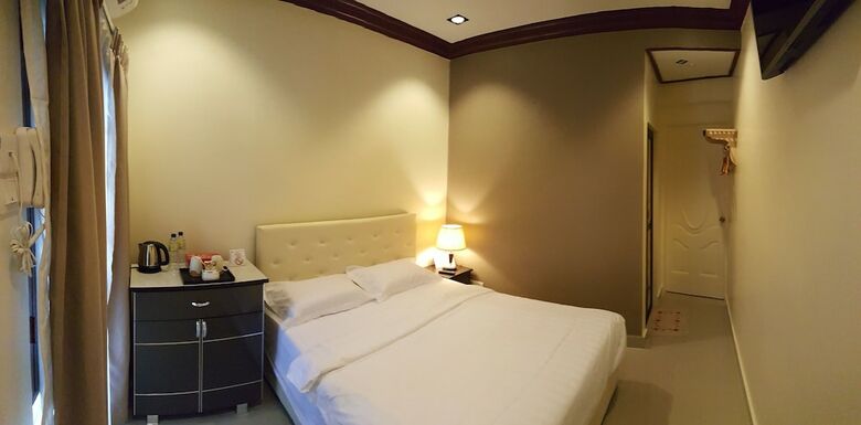 Hotel Al-safina Kijal Beach Resort