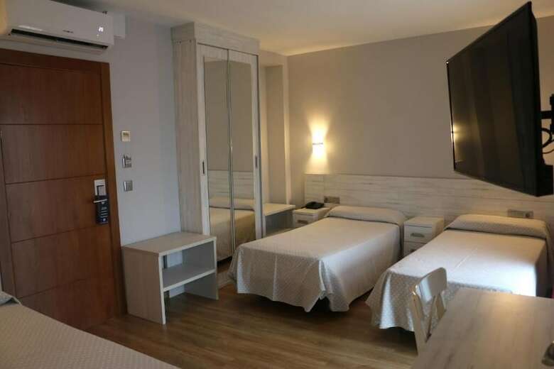 Hotel 44