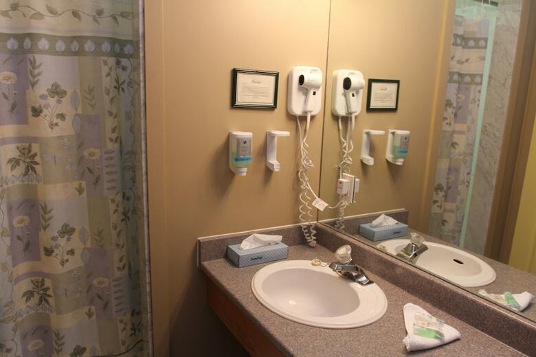 Hotel Saga Resort
