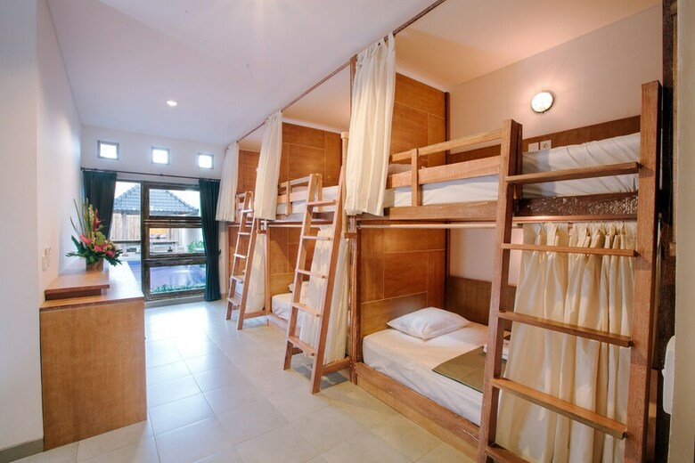 Hostal Lokal Bali Hostel