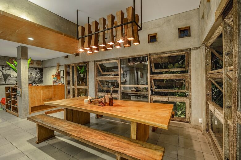 Hostal Lokal Bali Hostel