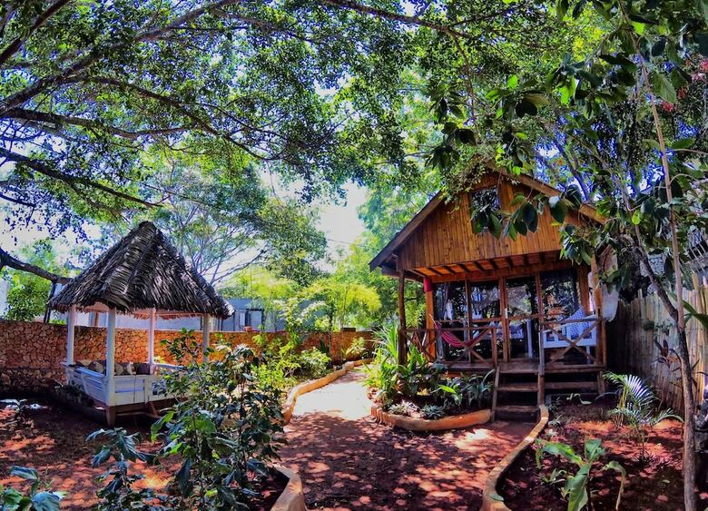 Hotel Cosmos Bungalows