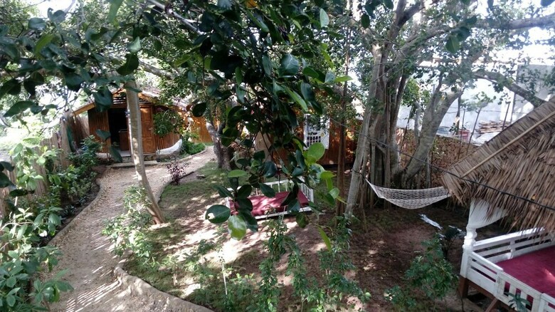 Hotel Cosmos Bungalows
