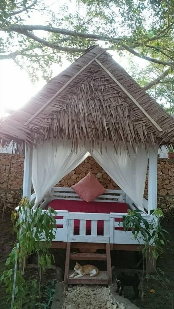 Hotel Cosmos Bungalows
