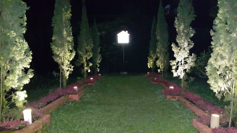 Villa Vila Bunga Merah Gelatik