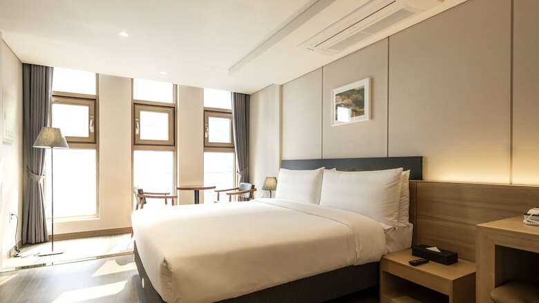 Luce Bridge Hotel