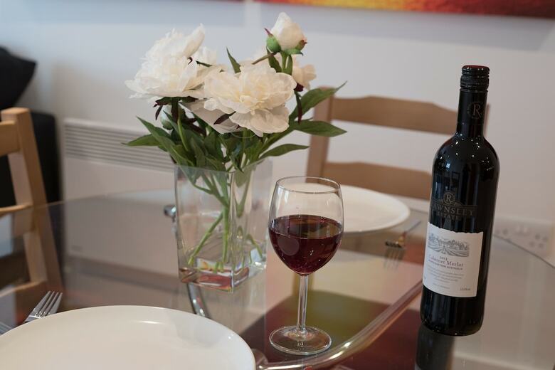 Celador Apartments - Riverside House Serviced Apartments