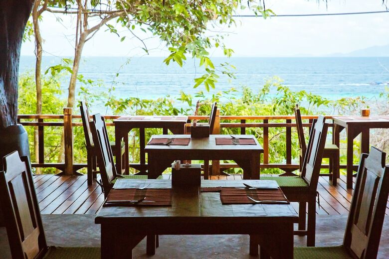 Hotel Phi Phi Phu Chalet Resort