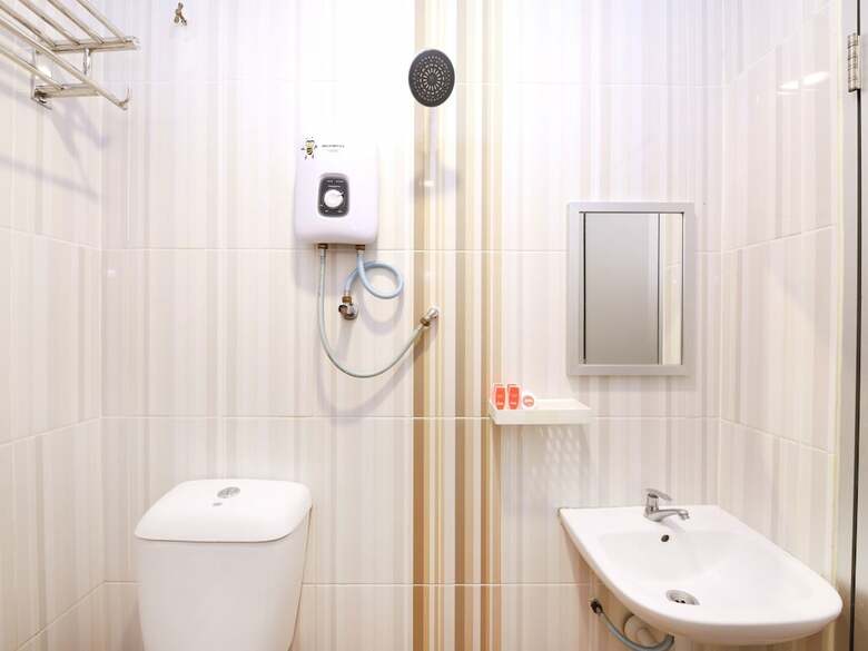 Oyo 758 Comma Hotel